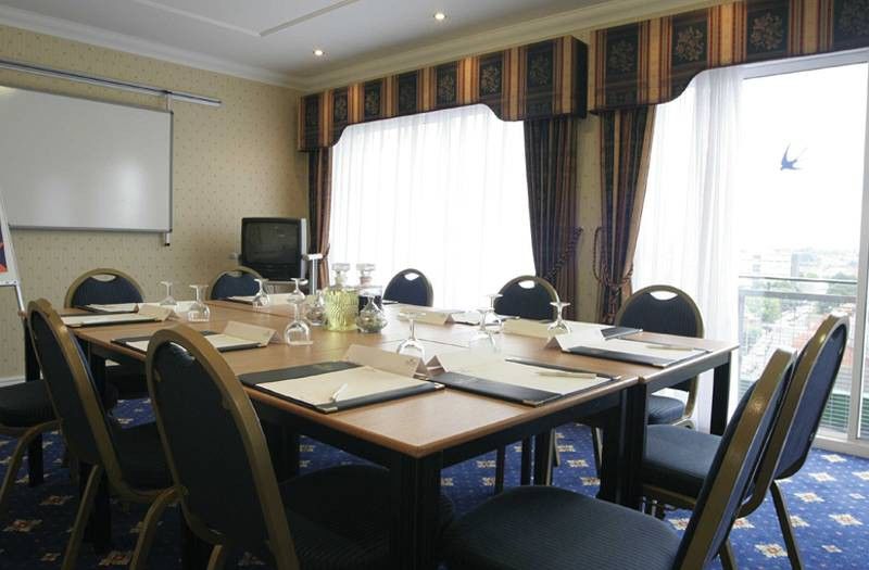 Aston Court Hotel Coventry Eksteriør billede