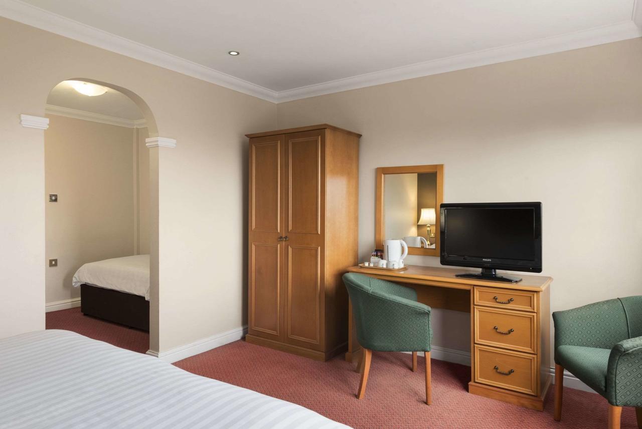 Aston Court Hotel Coventry Eksteriør billede